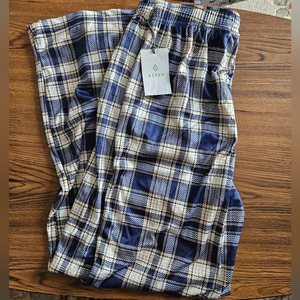 Aspen Men's Blue & Cream Plaid Jogger Pants